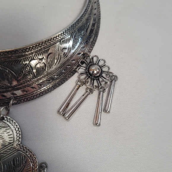Vintage Hmong Miao Silver Metal Ceremonial  Etched Elephant Collar Necklace - Picture 5 of 11